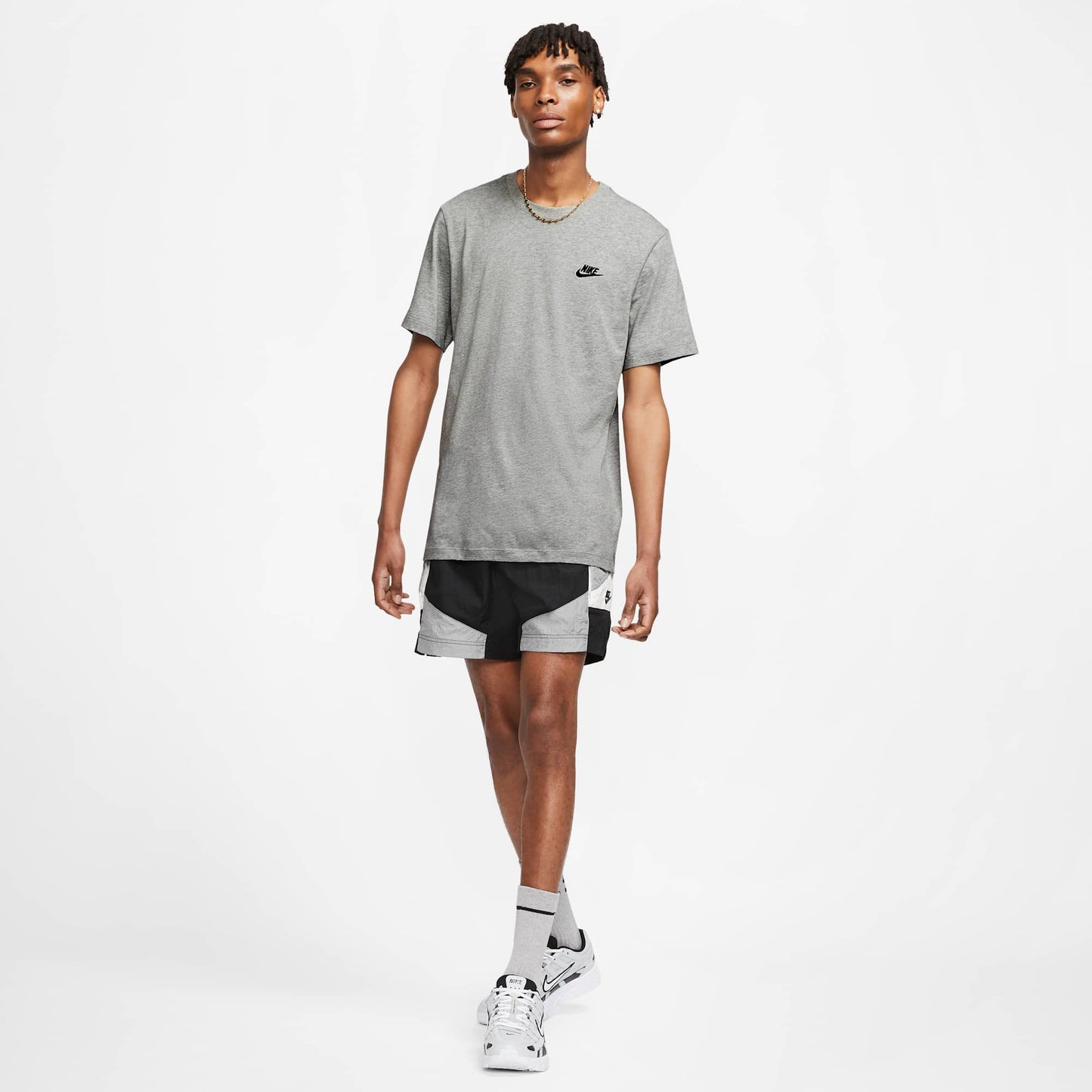 Nike Men's Sportswear Club T-Shirt
