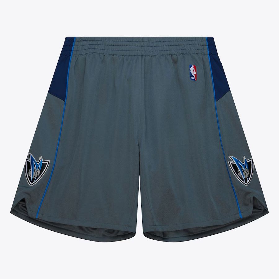 Mitchell & Ness Men's NBA Alternate Shorts Mavericks 2003