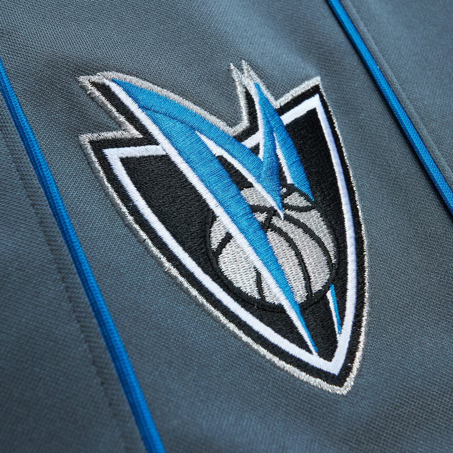 Mitchell & Ness Men's NBA Alternate Shorts Mavericks 2003