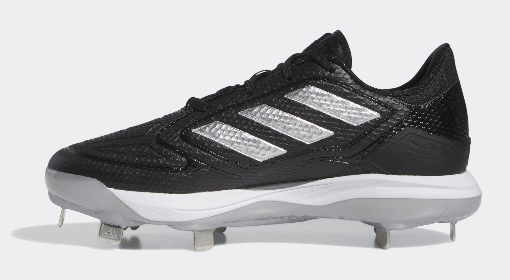 Core Black/Silver Metallic/Cloud White-