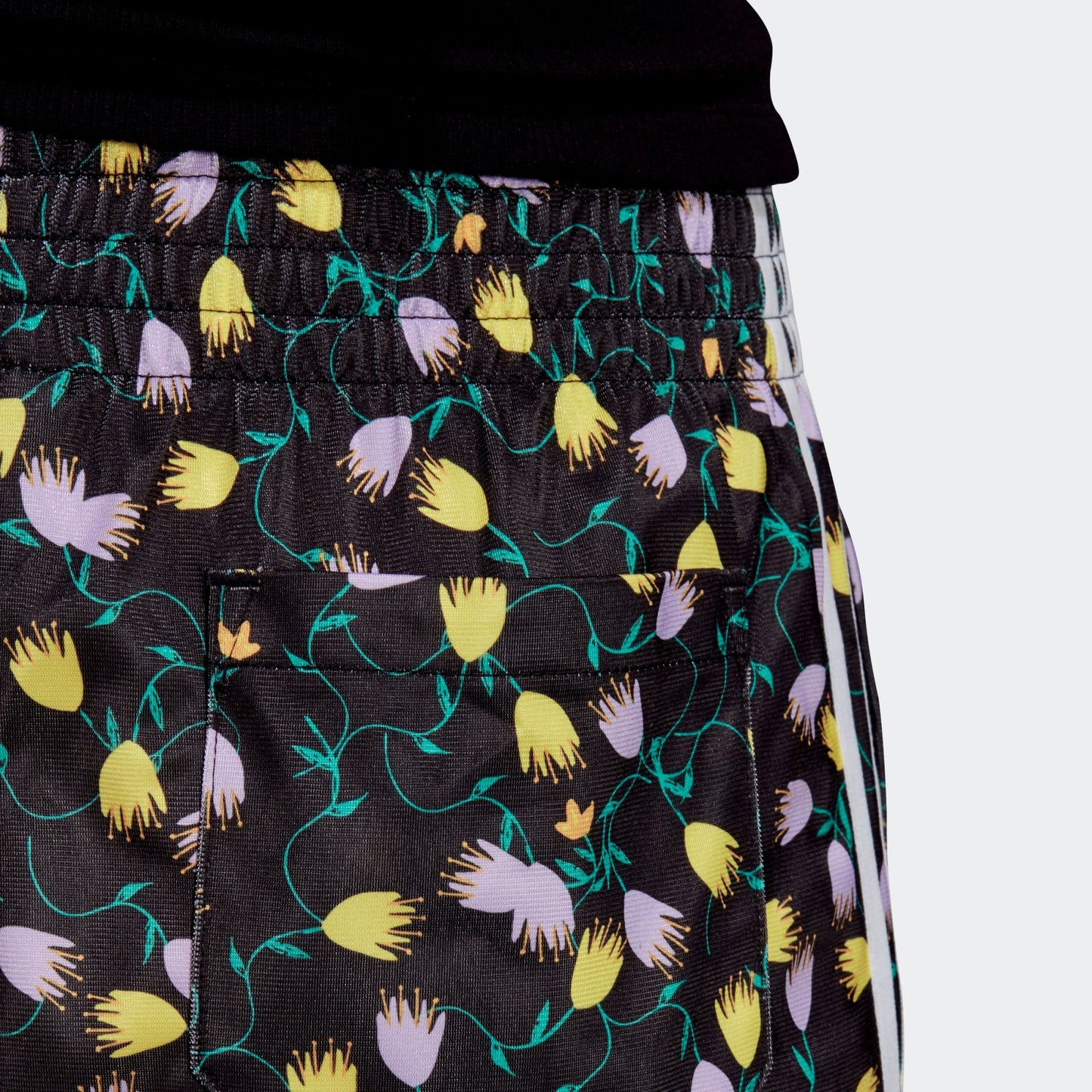 adidas Women's Originals Allover Print Shorts - Fl4111