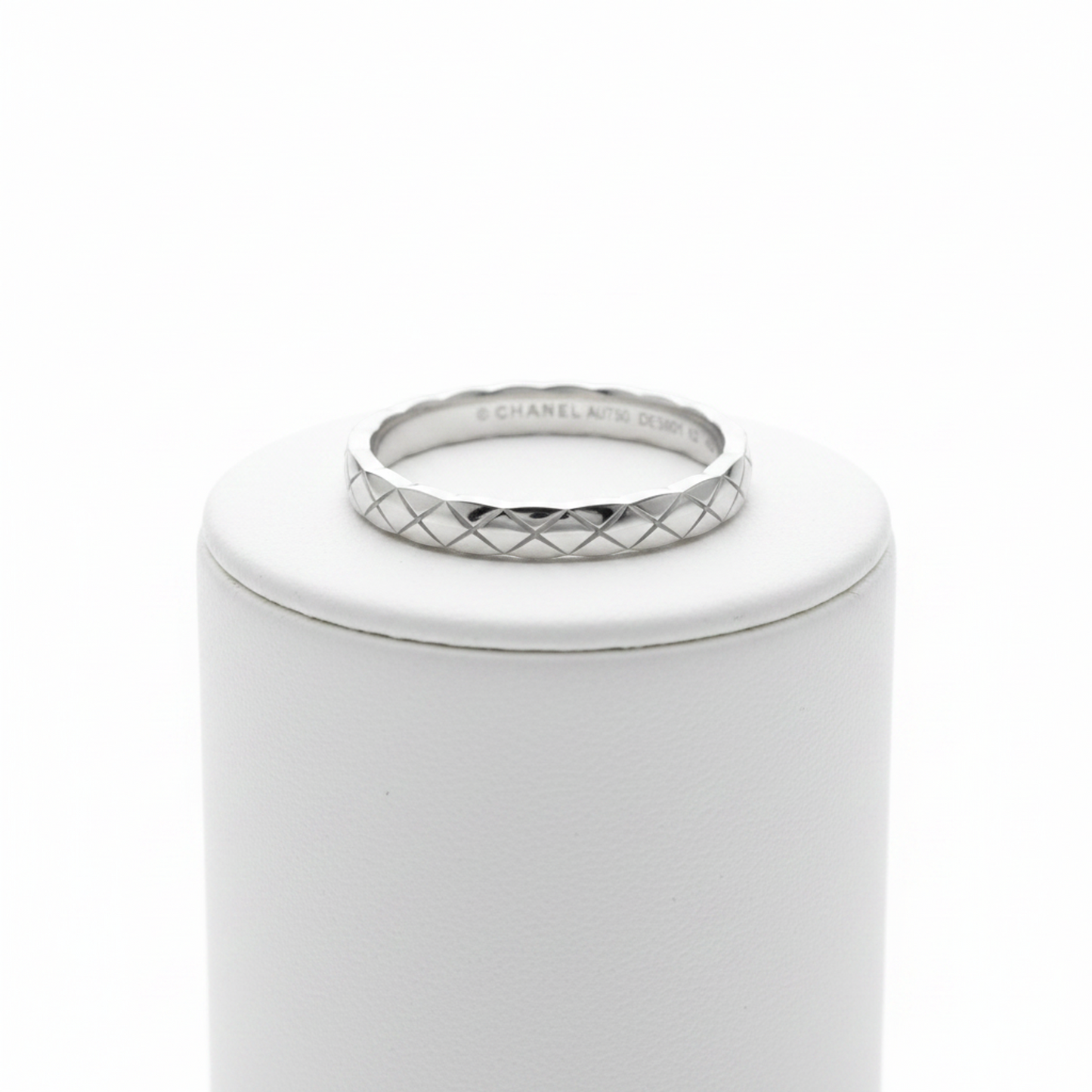 Chanel Coco Crush · 18K White Gold