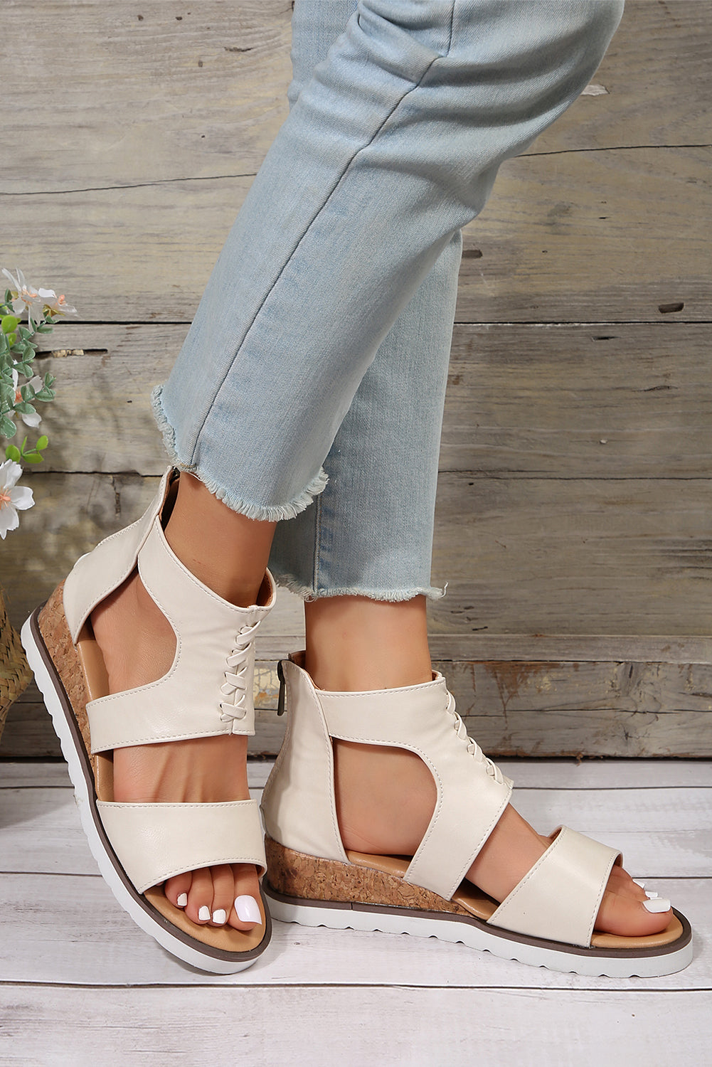 Threaded Pear Nora Crisscross Hollowed Gladiator Sandals
