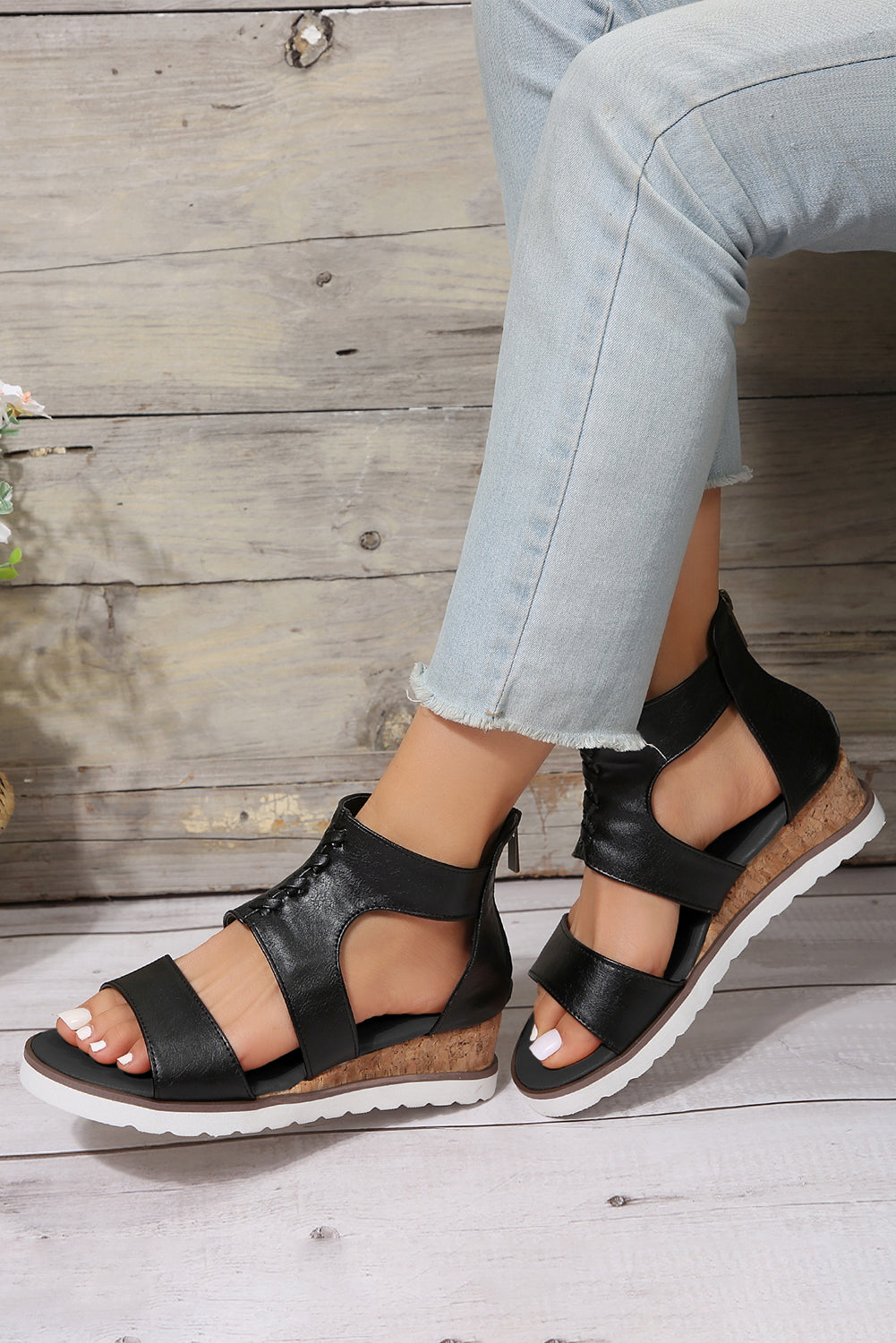 Threaded Pear Nora Crisscross Hollowed Gladiator Sandals