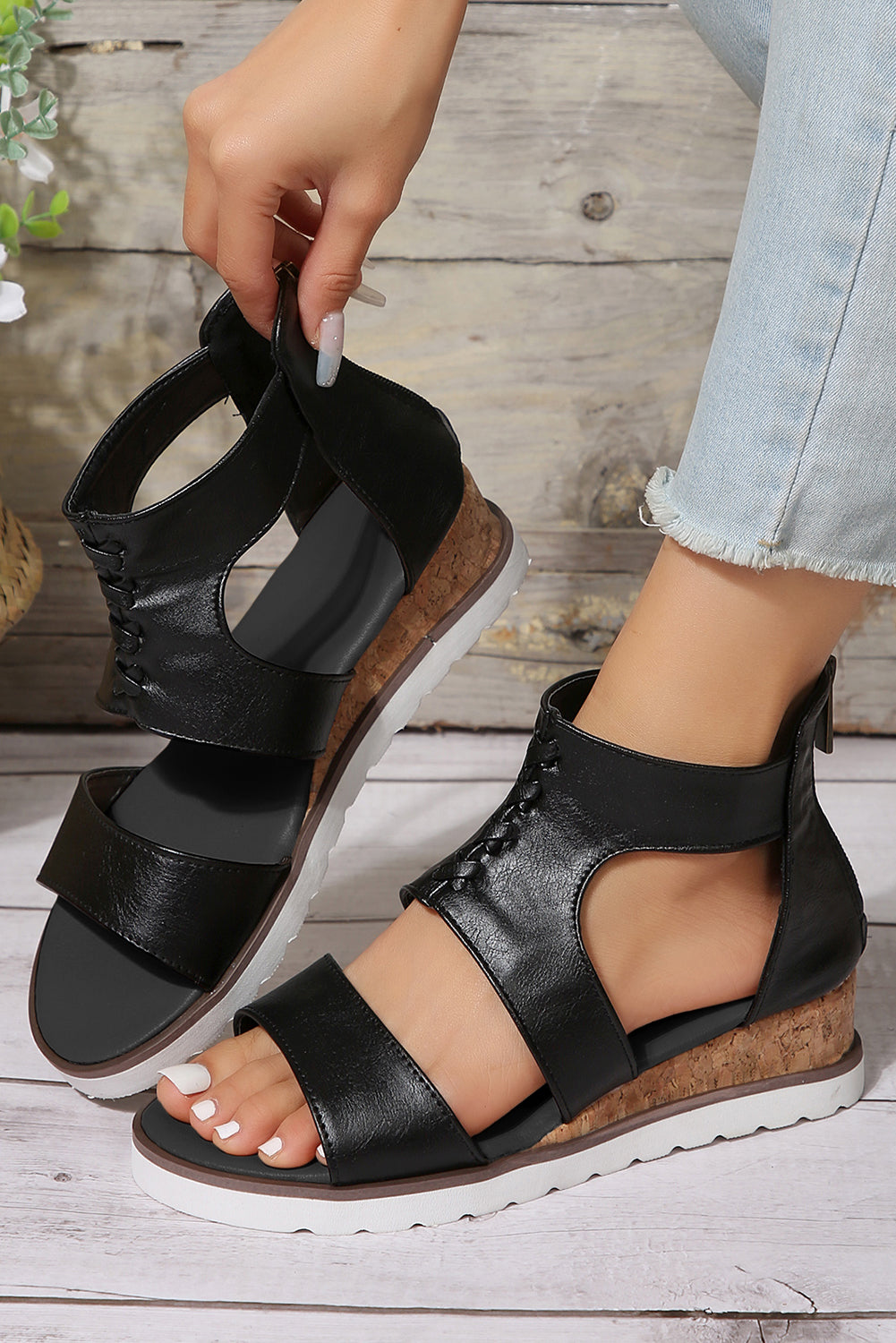 Threaded Pear Nora Crisscross Hollowed Gladiator Sandals