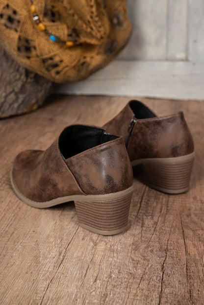 Threaded Pear Tulip Opening Suede Ankle Boots