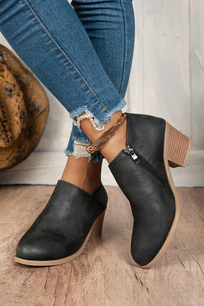 Threaded Pear Tulip Opening Suede Ankle Boots