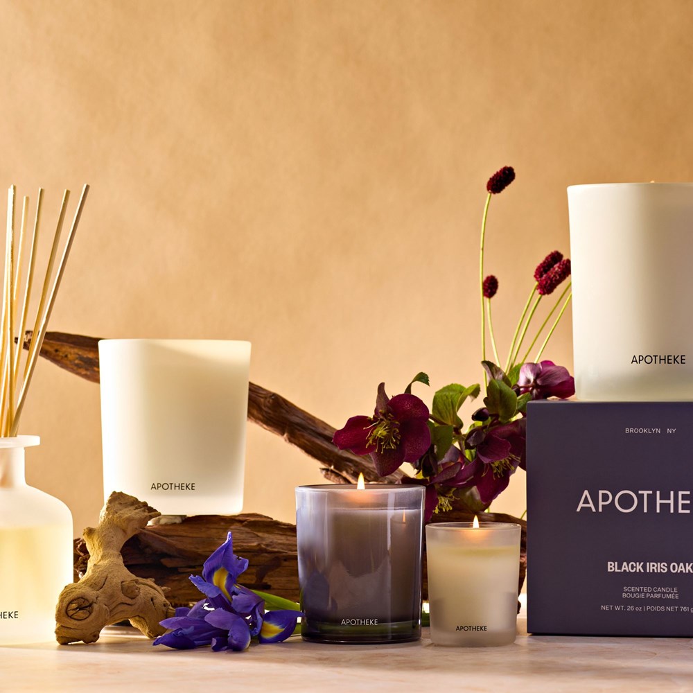 APOTHEKE Black Iris Oak Classic Candle
