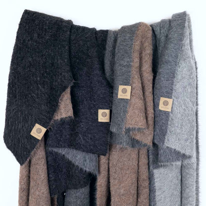 Suri | Black + Dark Gray