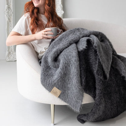 Suri | Black + Dark Gray