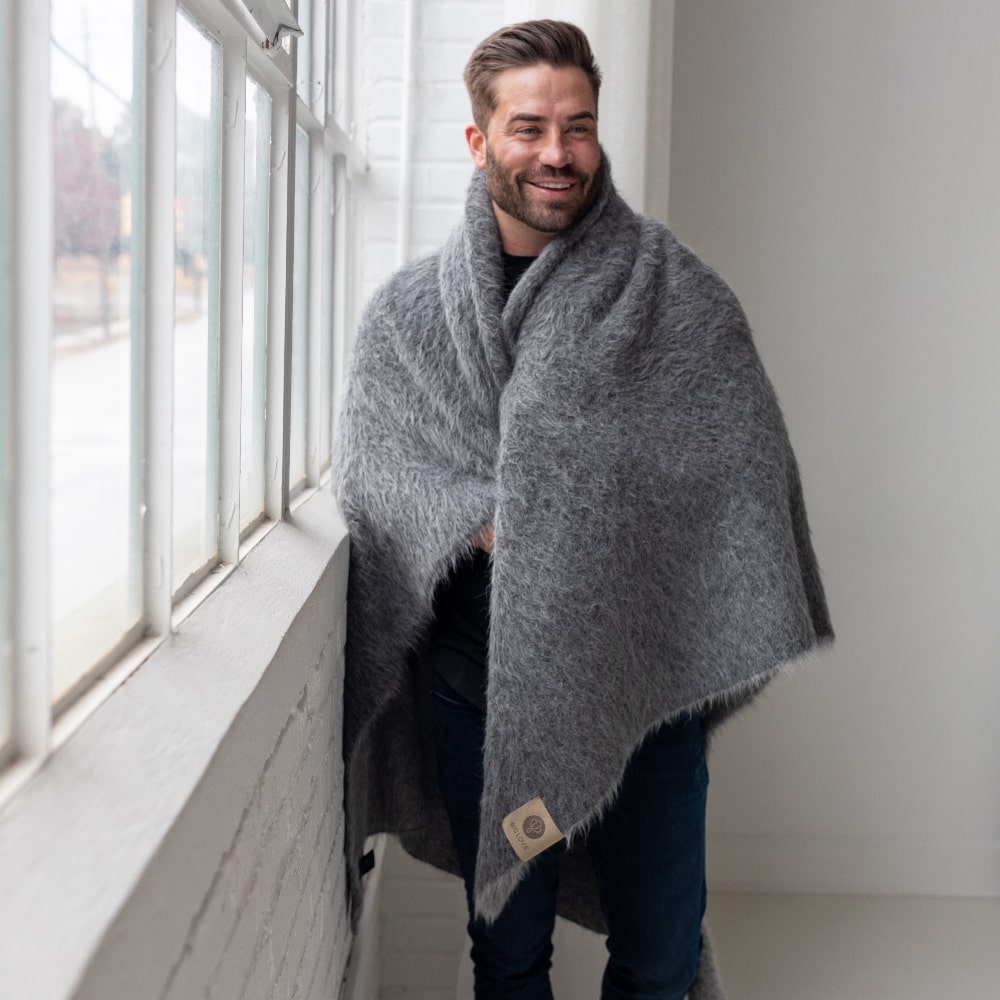 Suri | Black + Dark Gray