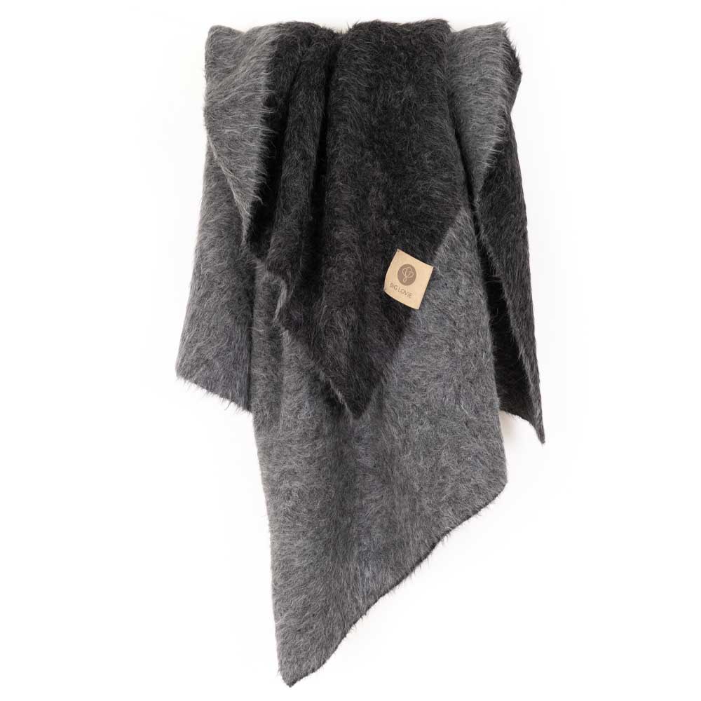 Suri | Black + Dark Gray
