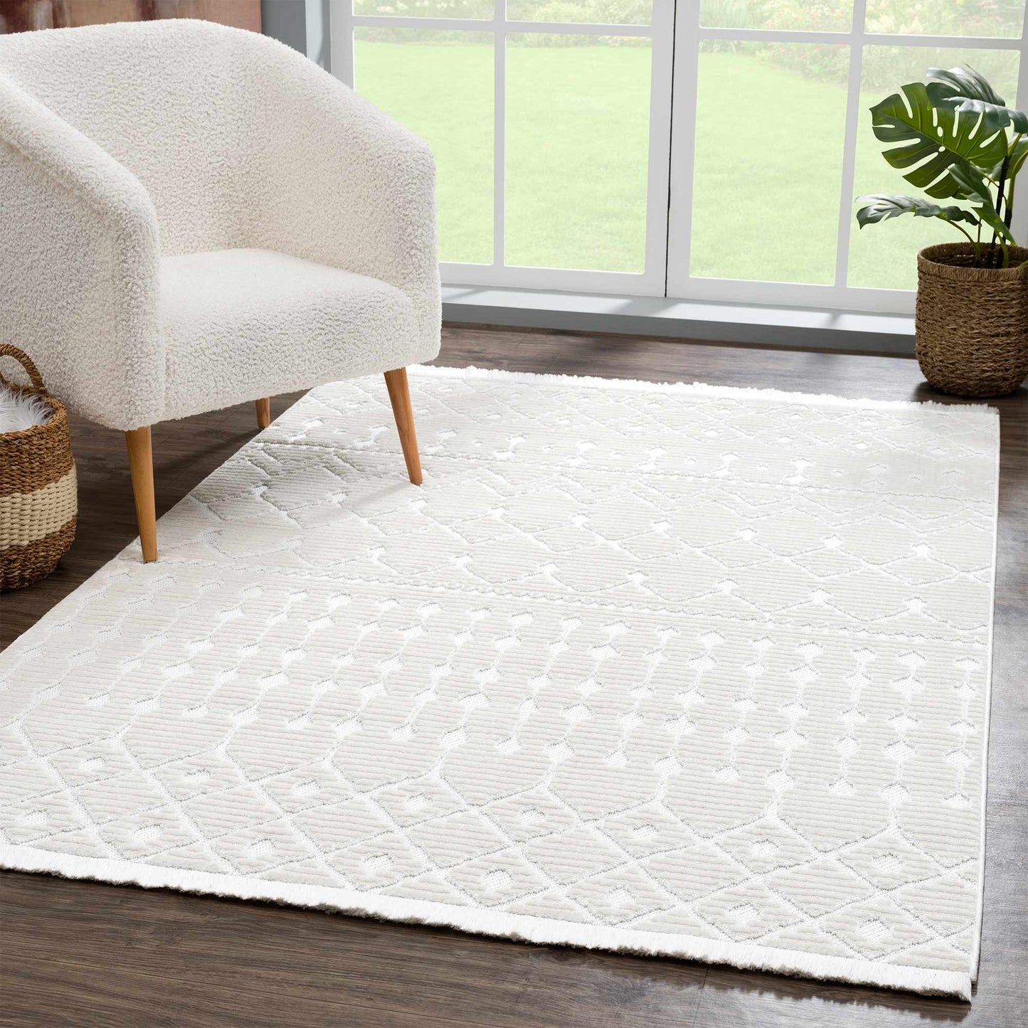 Ivory Beil 3D Fringe Area Rug - Clearance