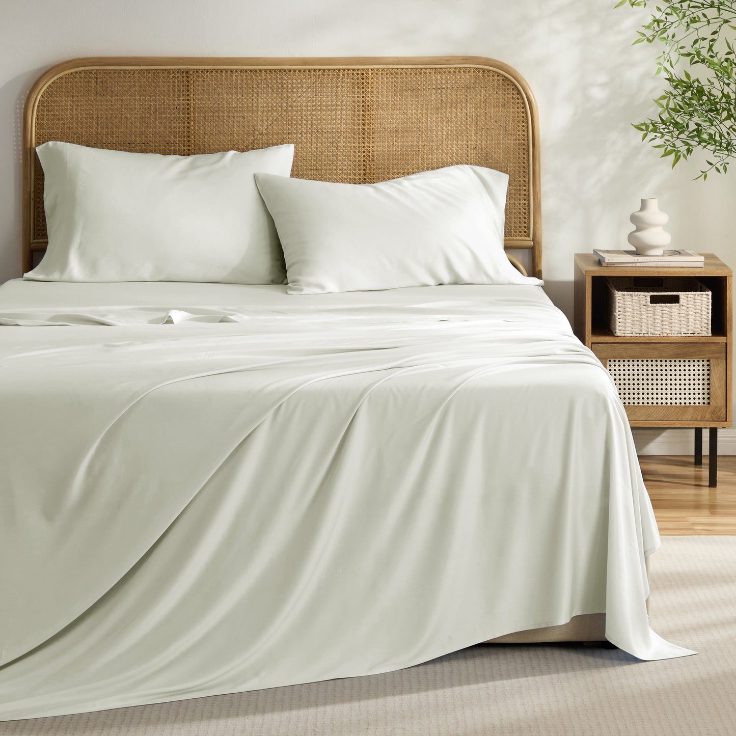 Kathy Ireland 4-Piece Cooling Bamboo Blend Sheet Set
