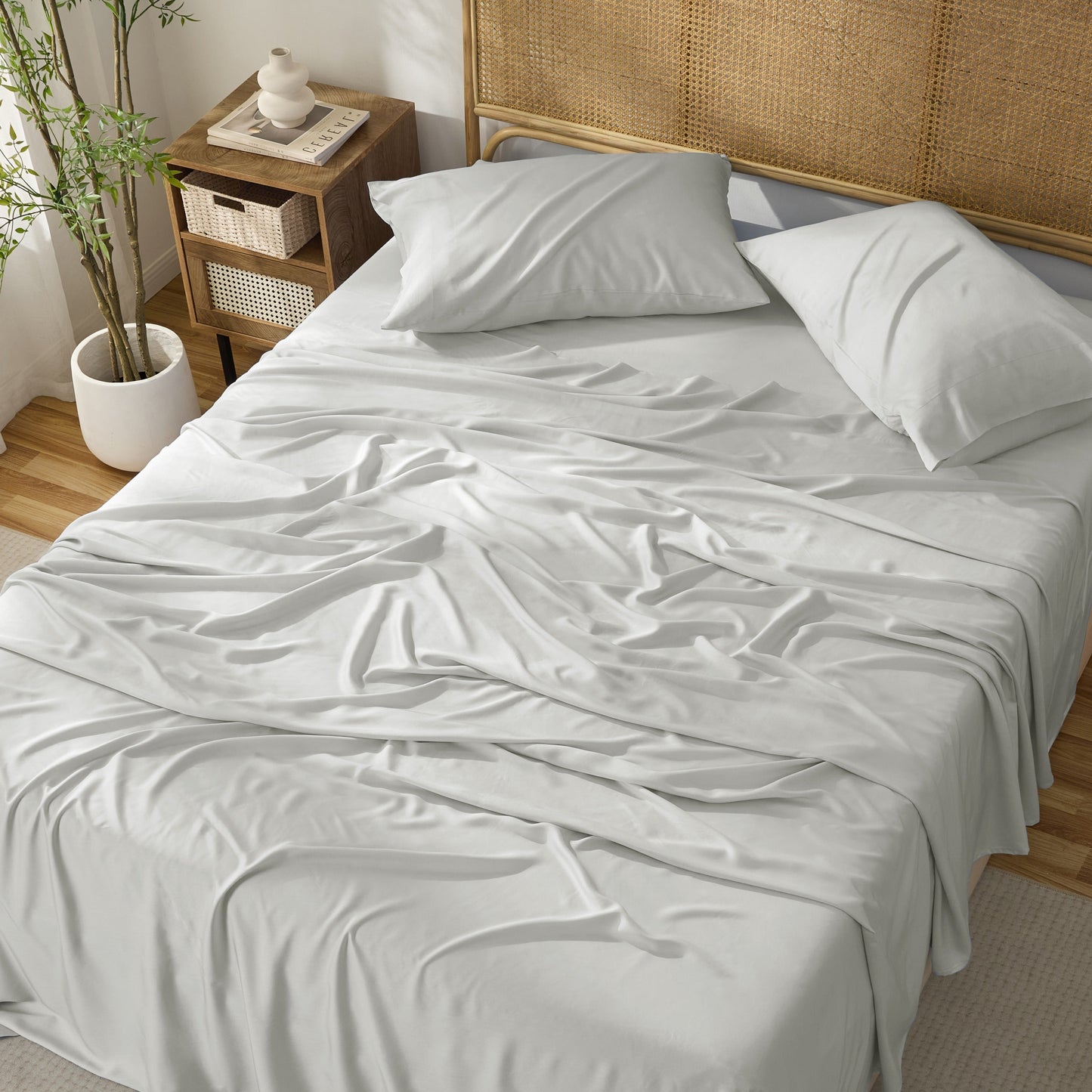 Kathy Ireland 4-Piece Cooling Bamboo Blend Sheet Set