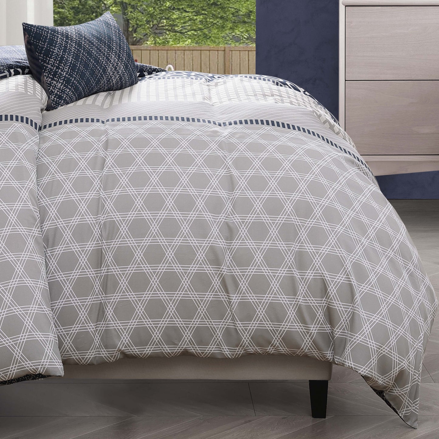 Bebejan Vertigeo 5 Piece Reversible Comforter Set by Bebejan