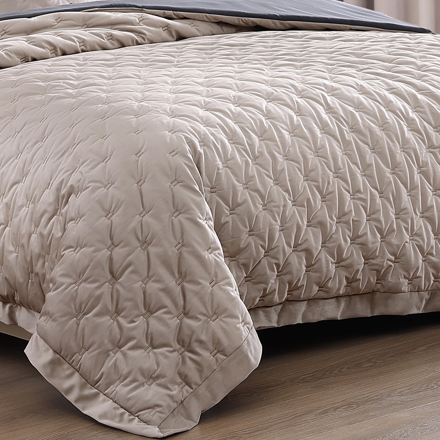 Bebejan 3 Piece Velvet Comforter Set