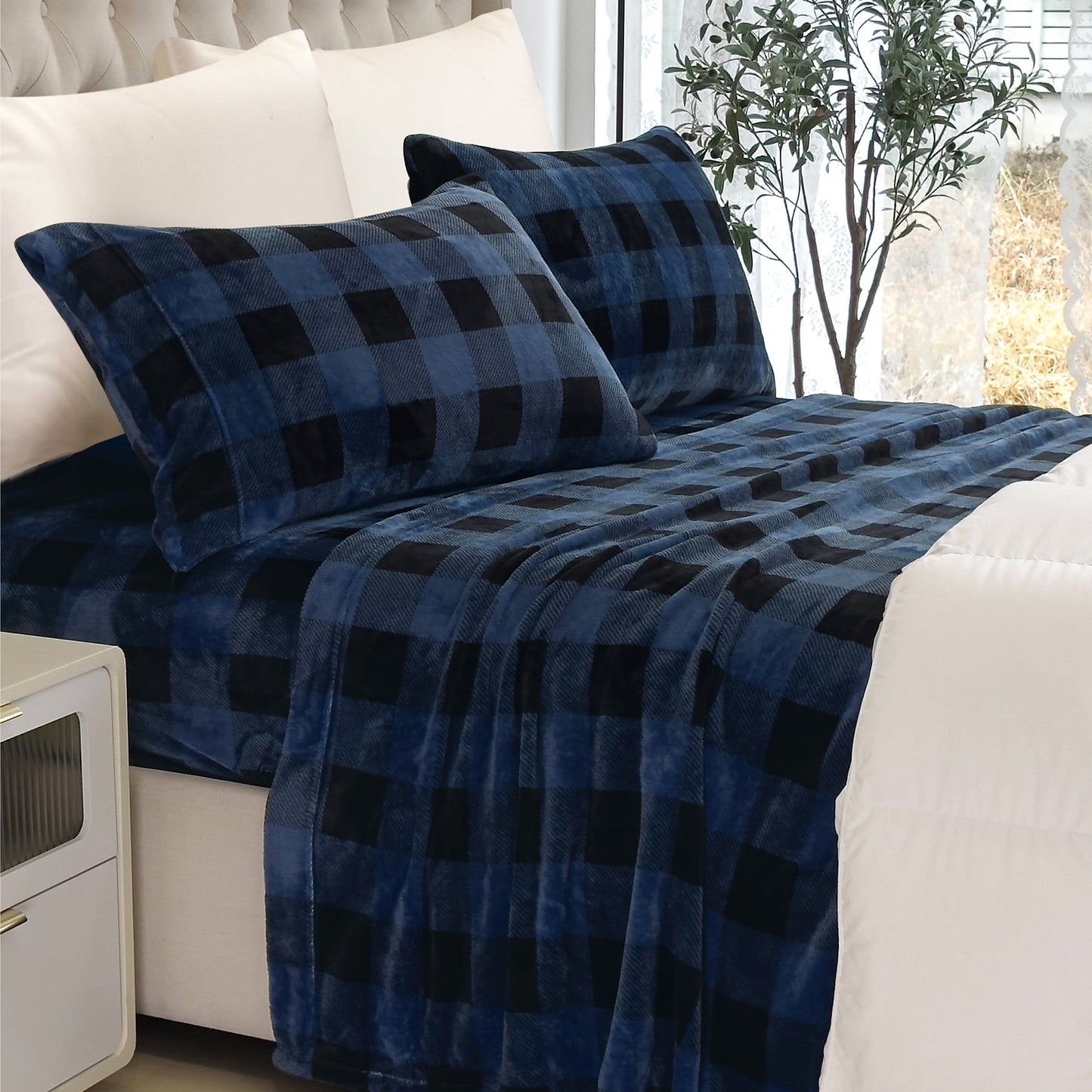 Mocassi 4-Piece Velvet Plush Flannel Sheet Set