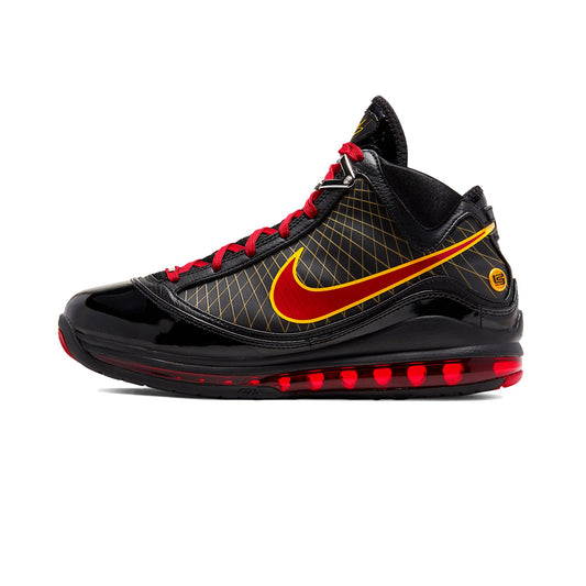 Nike Men's Lebron Vii Qs Sneakers