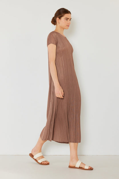 Marina West D01CS Pleated Cap Sleeve Midi Dress