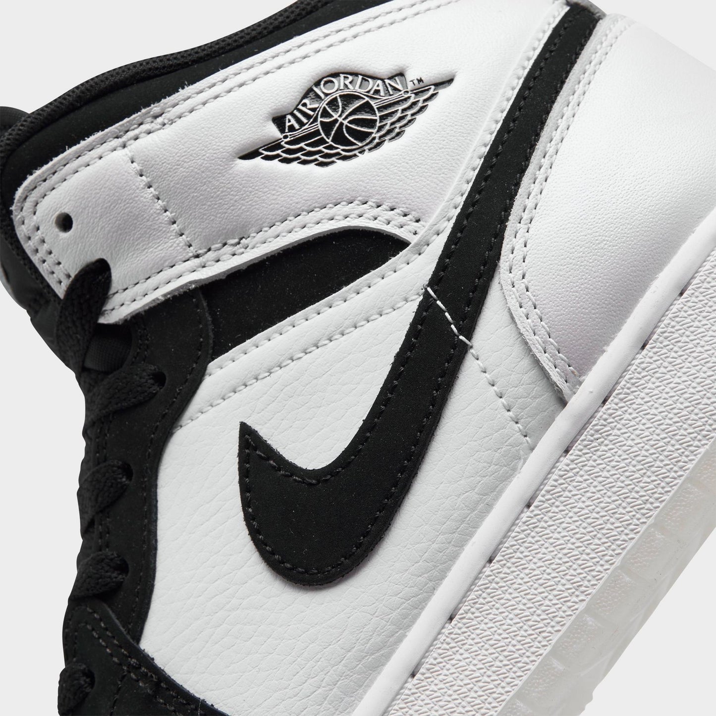 Grade School Air Jordan Retro 1 Mid Se 'Diamond Shorts' (Gs)