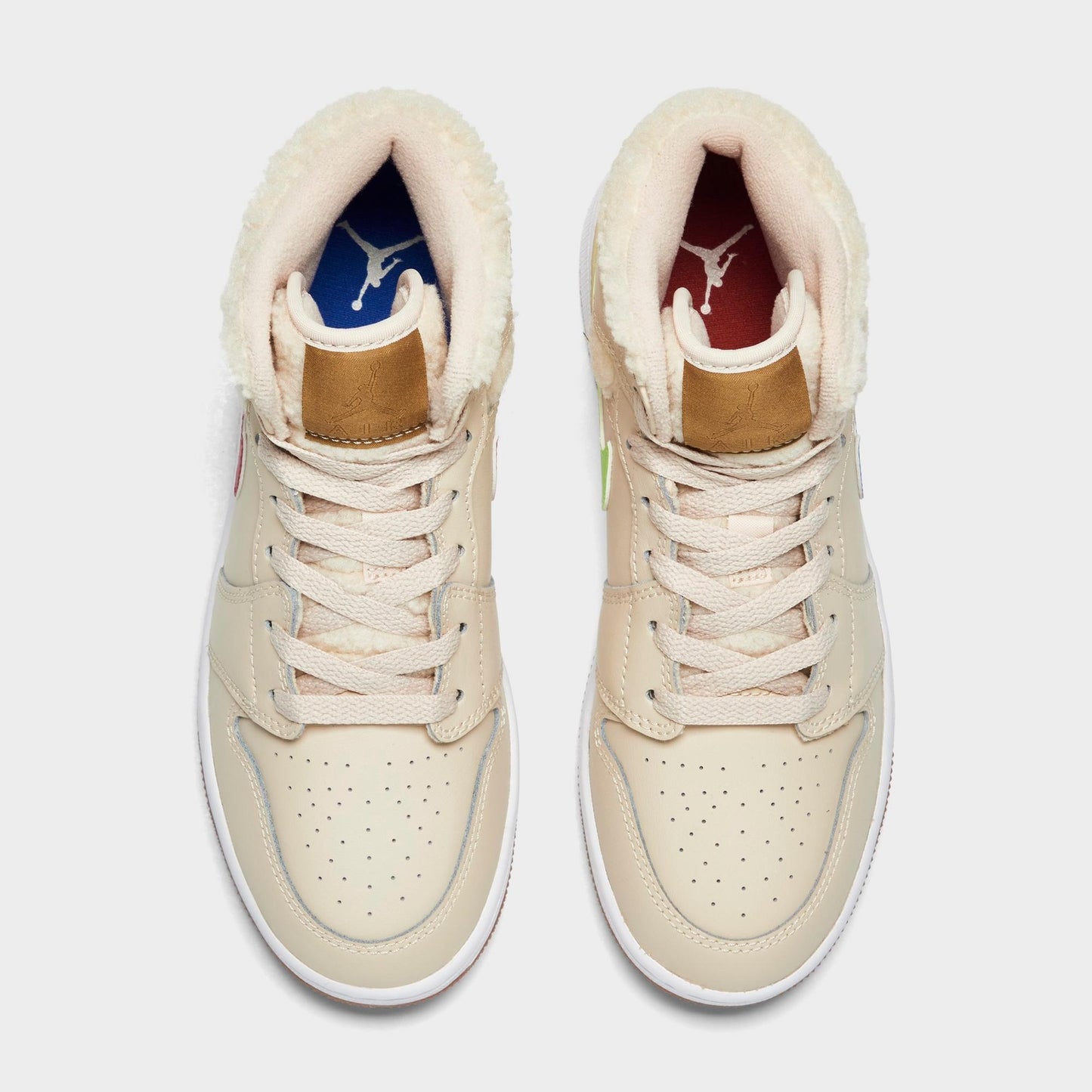 Grade School Air Jordan Retro 1 Mid Utility 'Fleece Pearl White' (Gs)