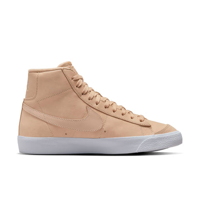 Nike Women's Blazer Mid Lx W Sneakers