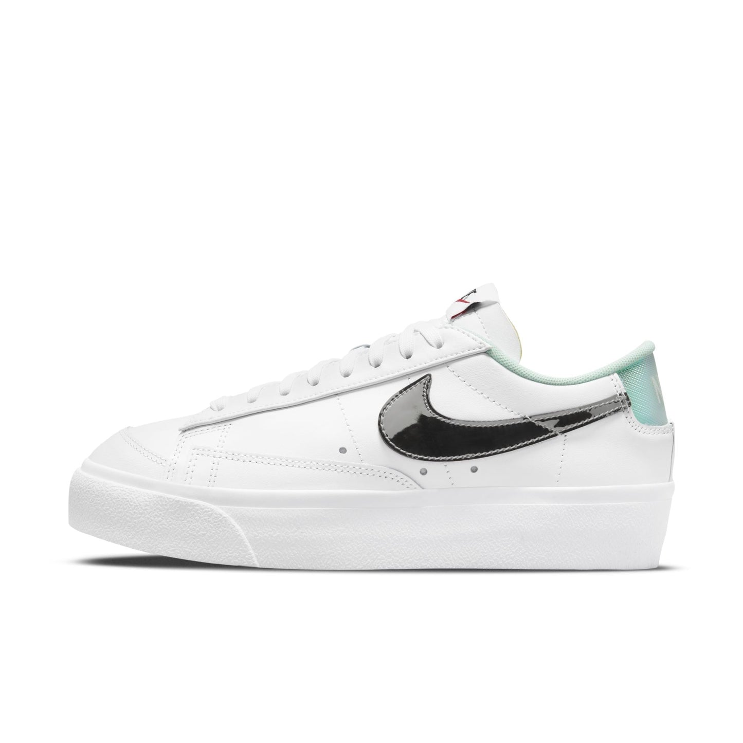 Nike Women's Blazer Low Platform W Sneakers