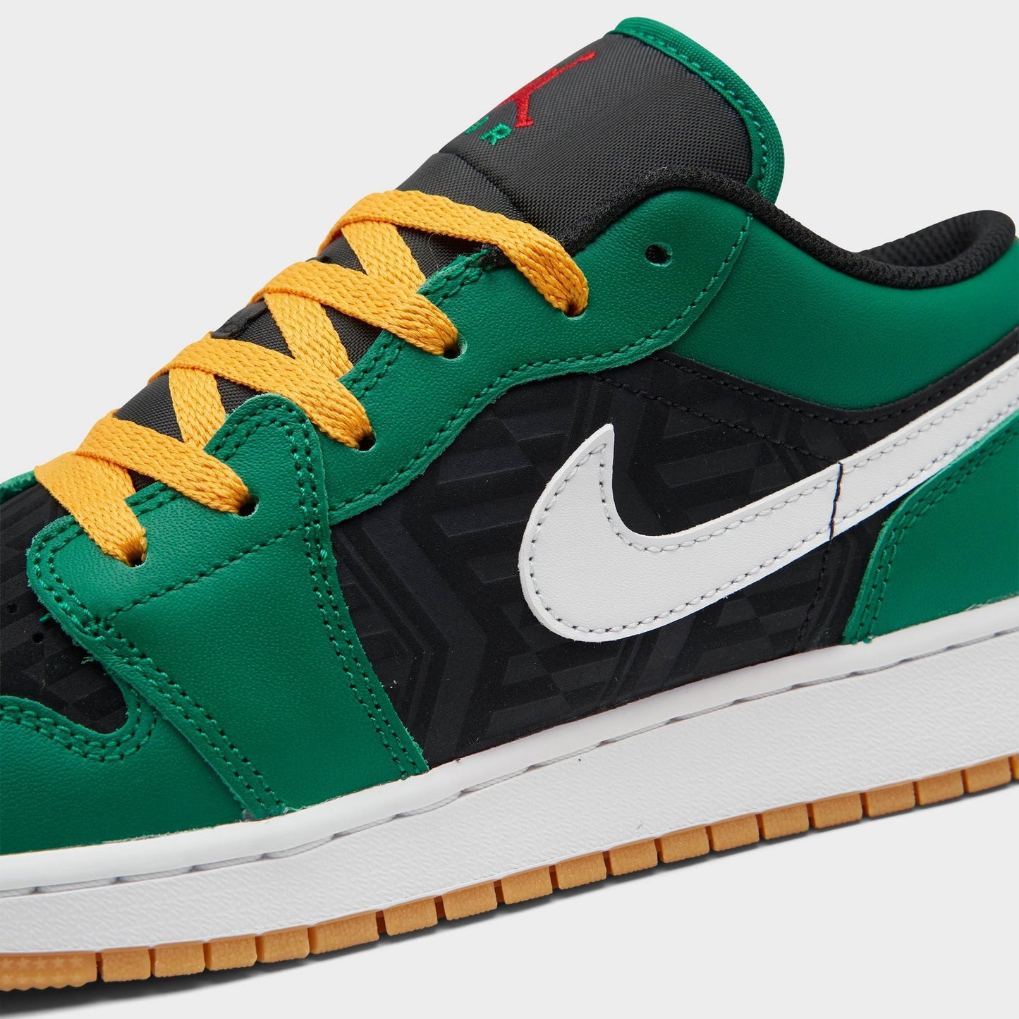 Grade School Air Jordan Retro 1 Low Se 'Holiday Special (2022)' (Gs)