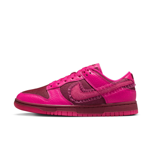 Nike Women's Dunk Low 'Valentine'S Day 2022' W Sneakers