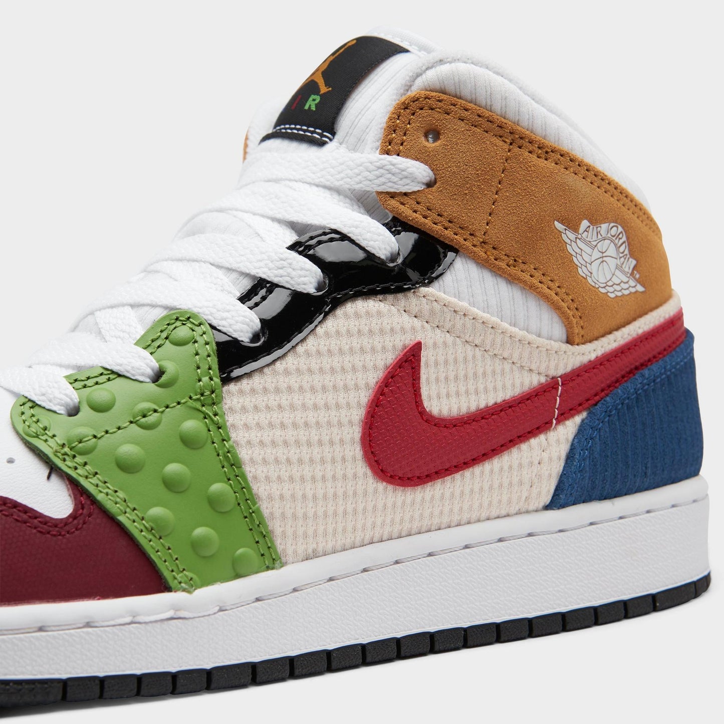 Grade School Air Jordan Retro 1 Mid Se 'Messy Room' (Gs)