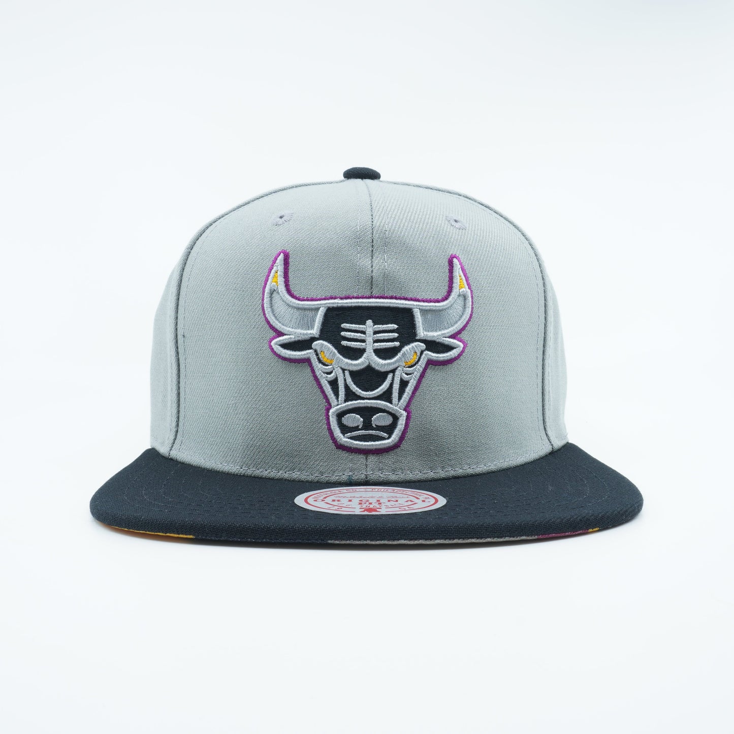 Men's Mitchell & Ness NBA Chicago Bulls B6 Grey Snapback
