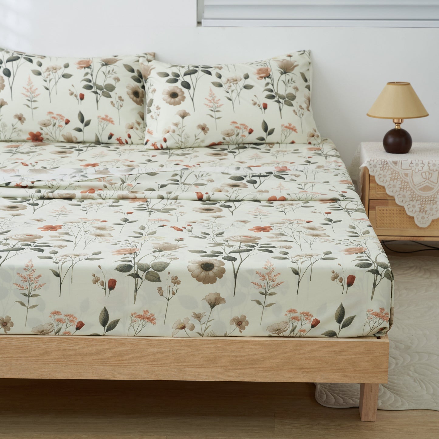 DaDalogy Enchanted Meadow Floral Microfiber Sheet Set
