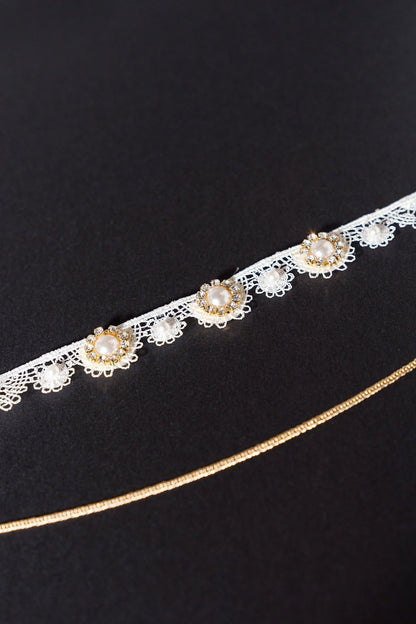 Moon Crescent Pearls Choker