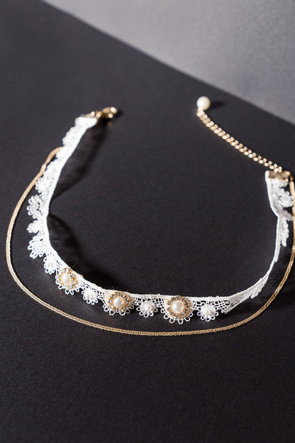 Moon Crescent Pearls Choker