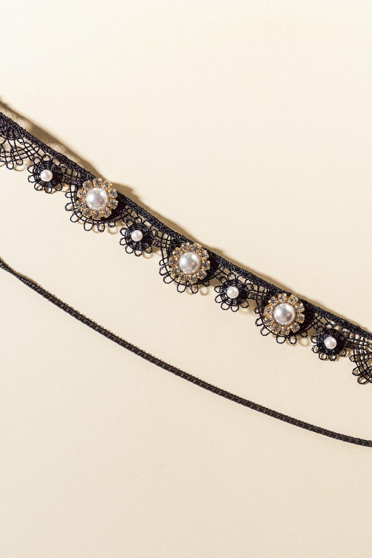 Moon Crescent Pearls Choker