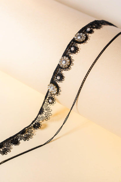 Moon Crescent Pearls Choker