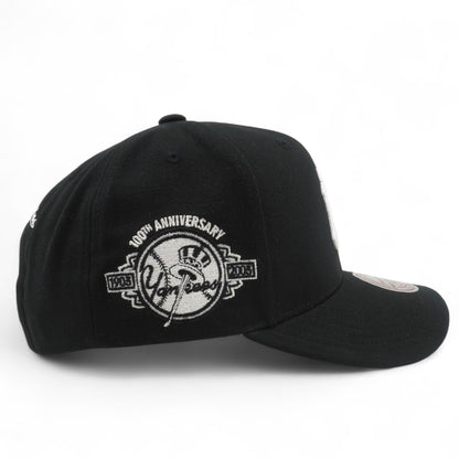 Mitchell & Ness Men's MLB Panda Pro Snapback Snapback Caps
