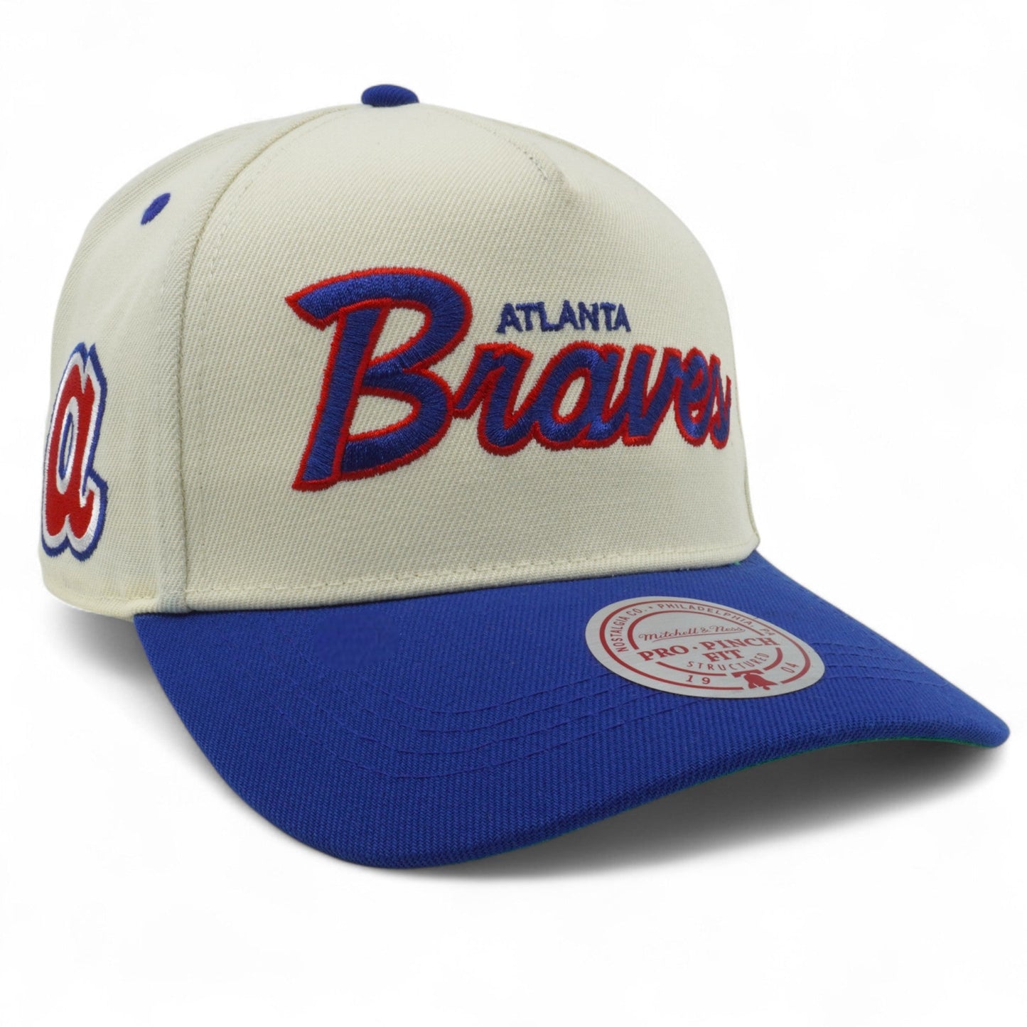Men's Mitchell & Ness MLB Hat Trick Script Pro Pinch Snapback Coop Braves - Cream
