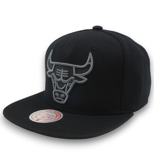 Mitchell & Ness Men's NBA Blackout Reflective Snapback Bulls