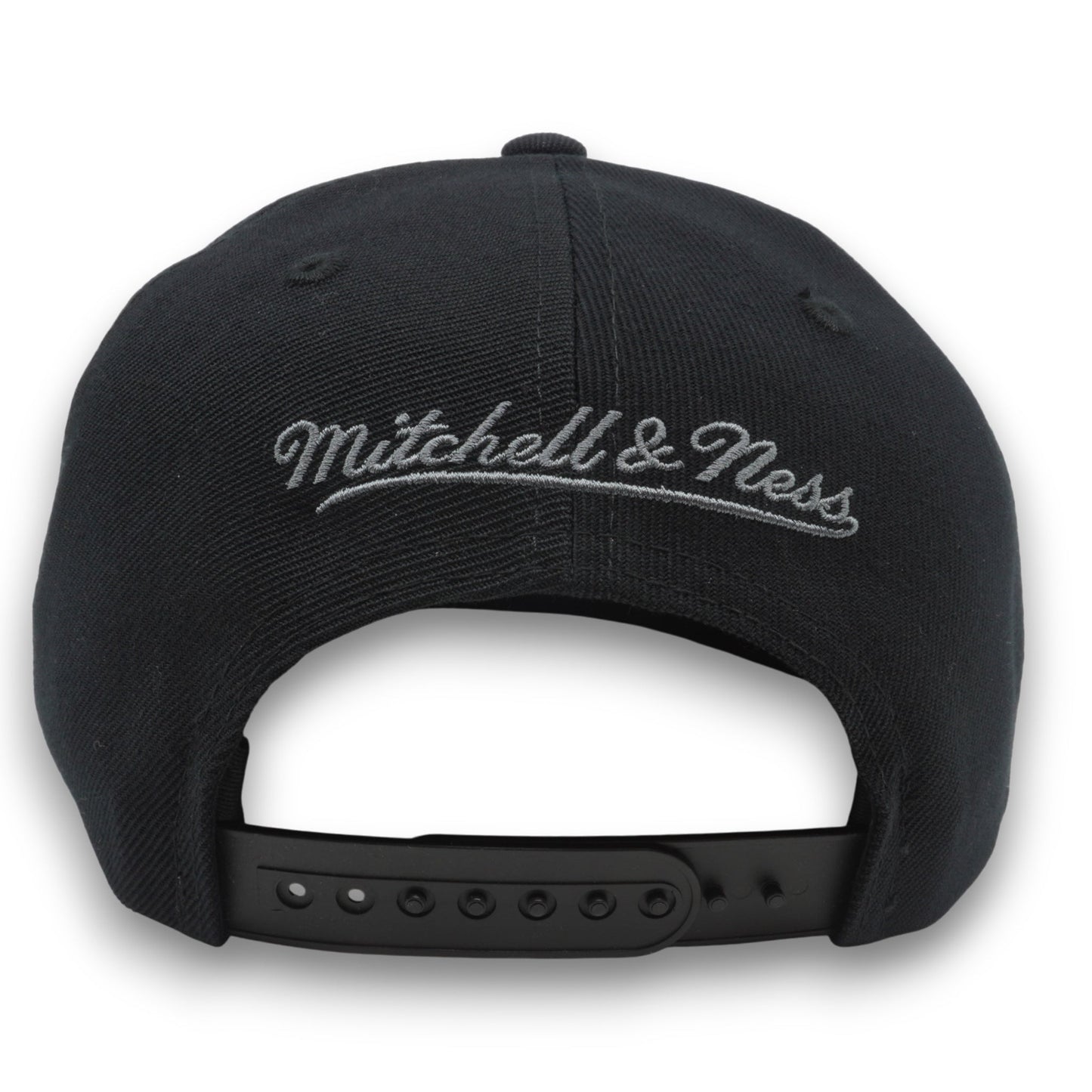 Mitchell & Ness Men's NBA Blackout Reflective Snapback Bulls