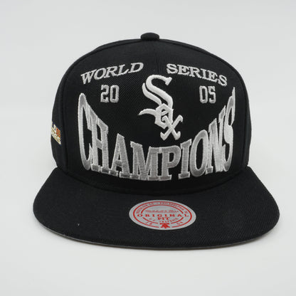 Mitchell & Ness Men's MLB Big Champ Snapback White Sox 2005 Snapback Caps