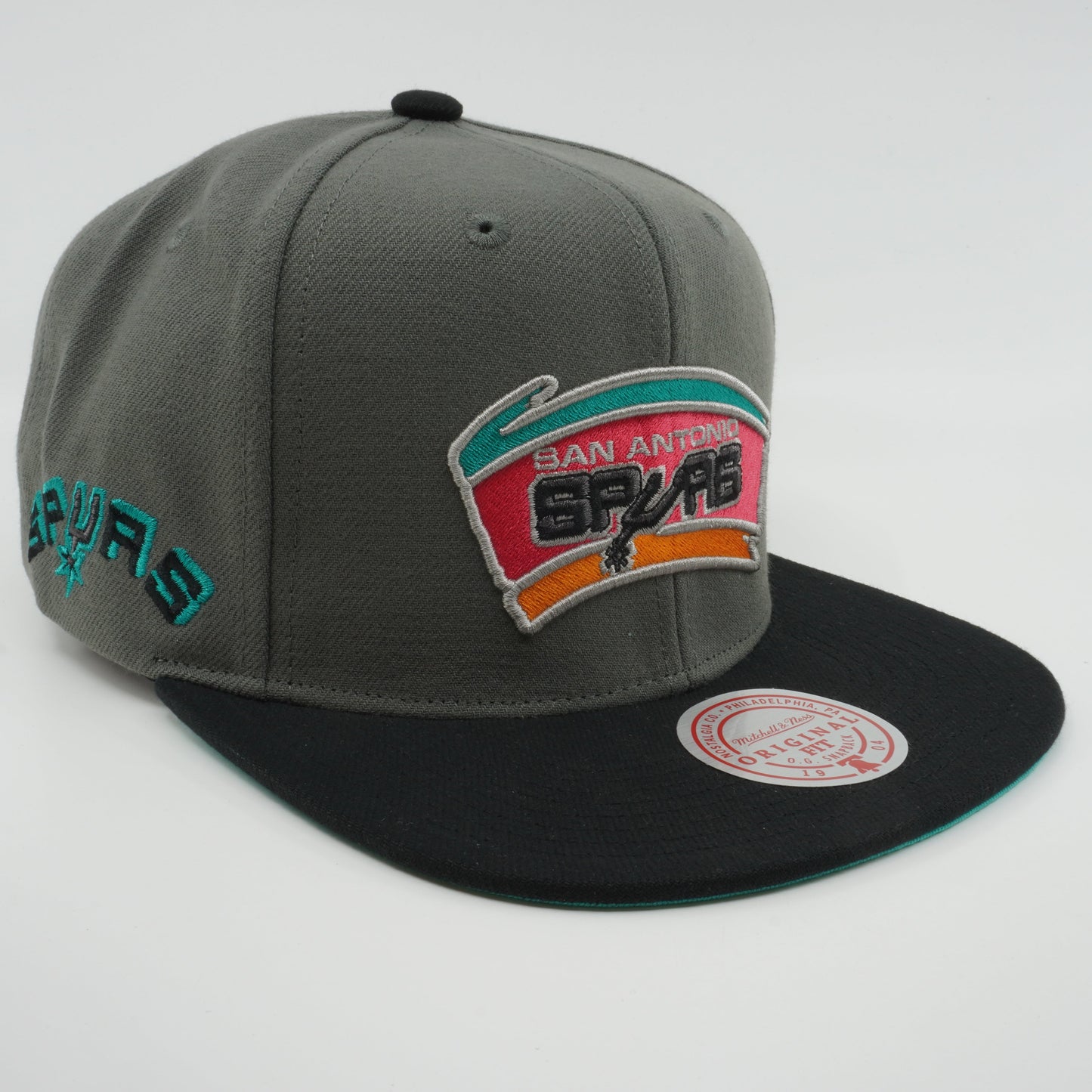 Men's Mitchell & Ness NBA Storm Front Snapback Hwc Spurs - Grey