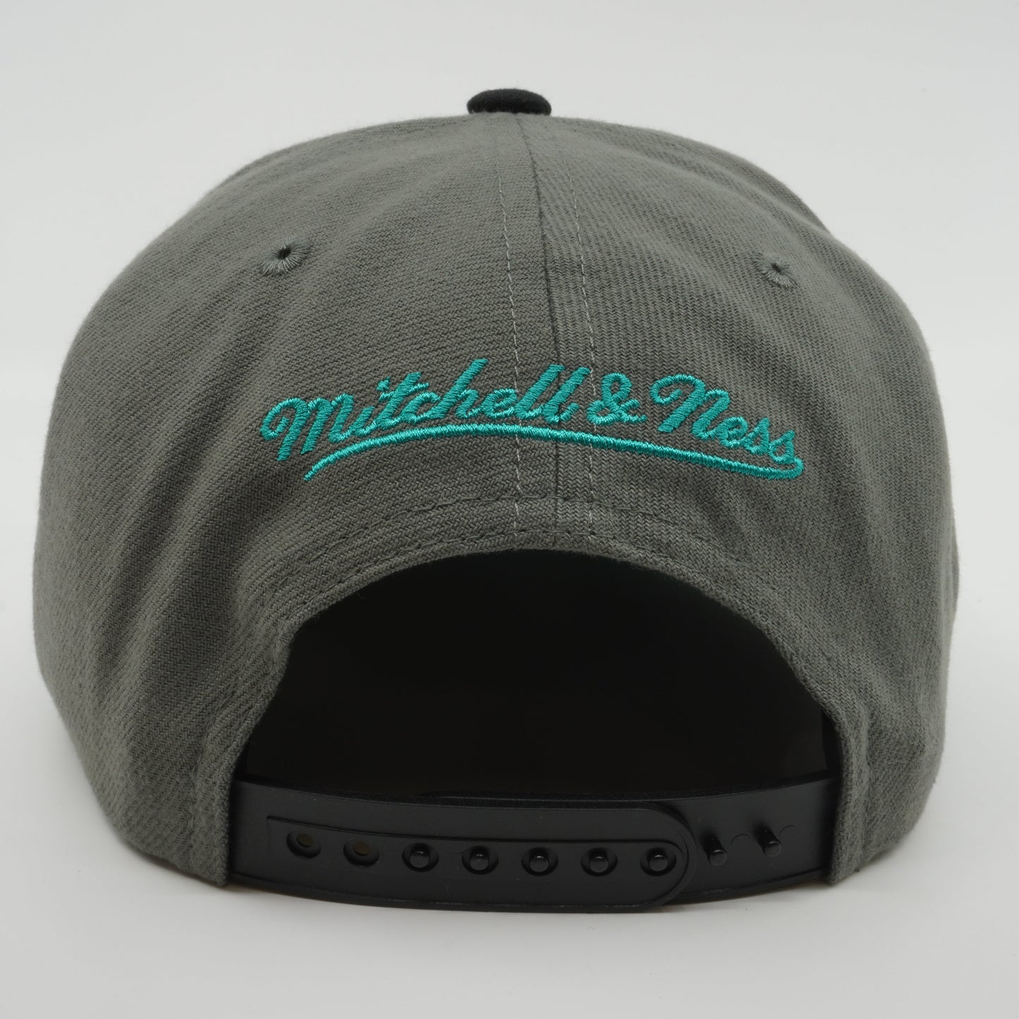 Men's Mitchell & Ness NBA Storm Front Snapback Hwc Spurs - Grey