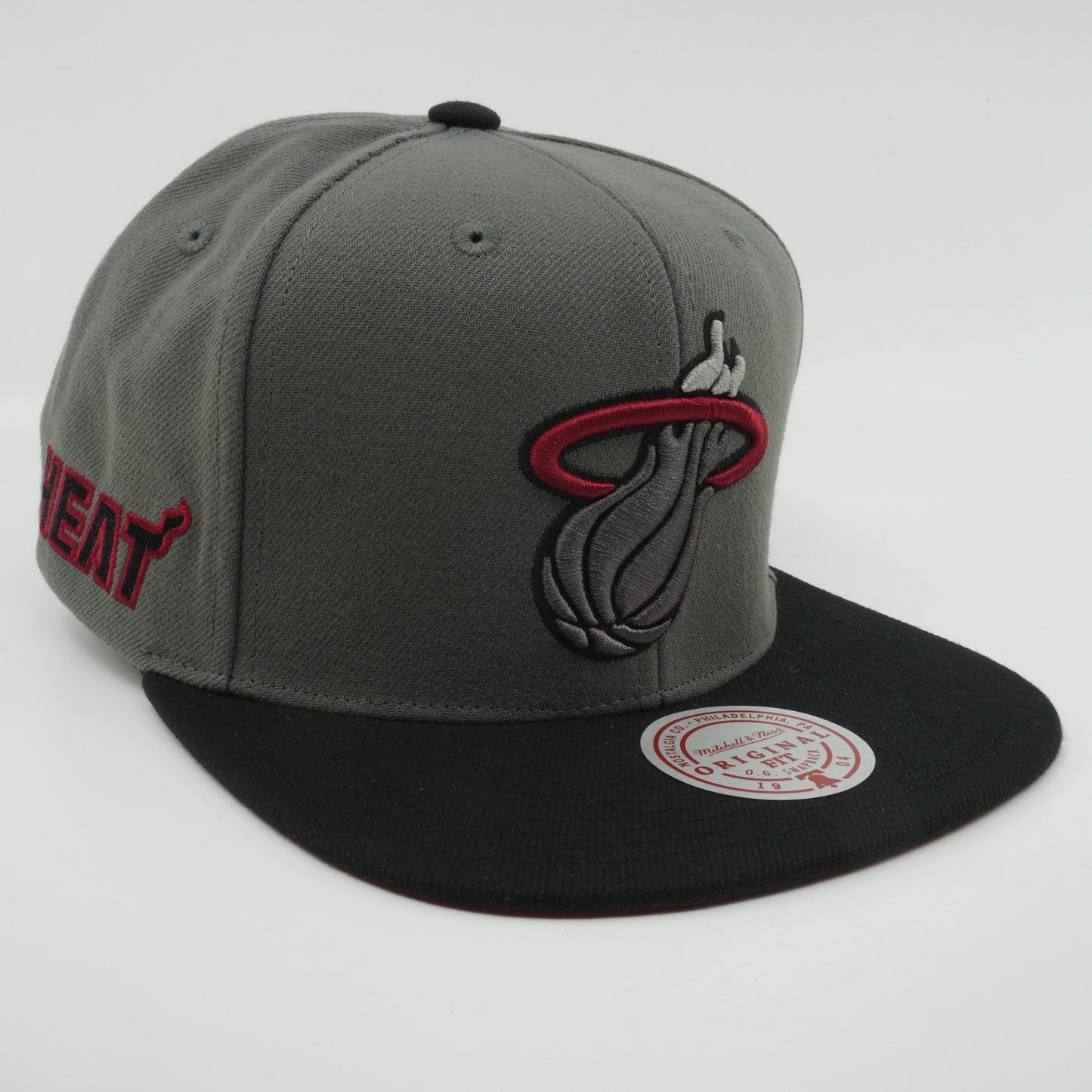 Men's Mitchell & Ness NBA Storm Front Snapback Heat - Grey
