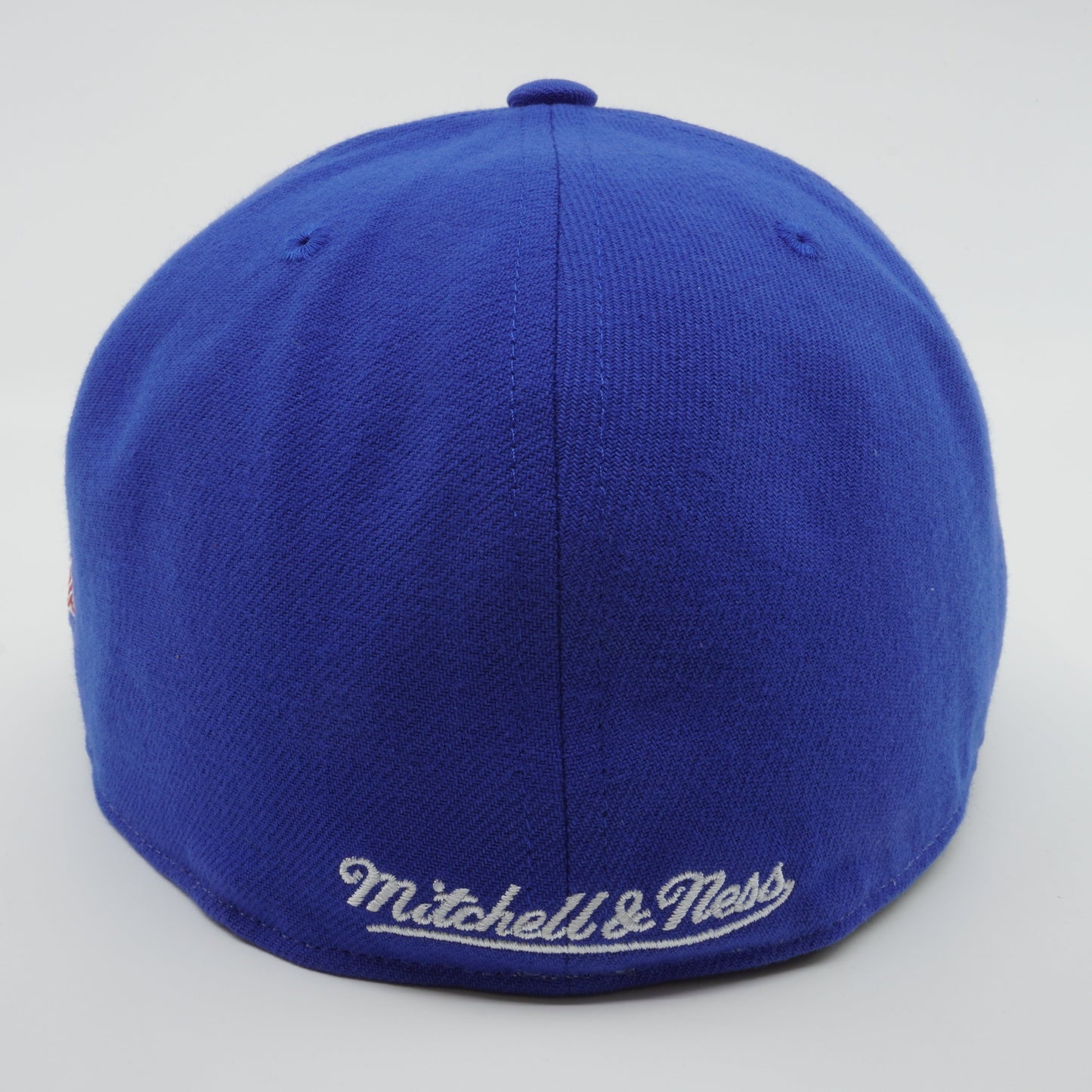 Mitchell & Ness Men's MLB Evergreen Fitted Coop Braves Fitted Caps