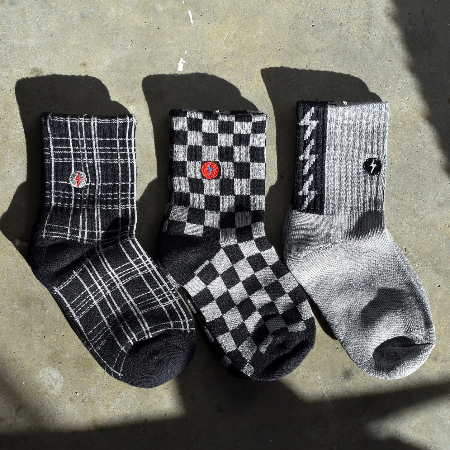 Grey / Black-