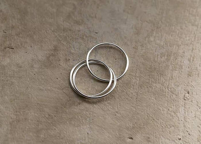 Mint & Lily Dainty Interlocking Fidget Ring