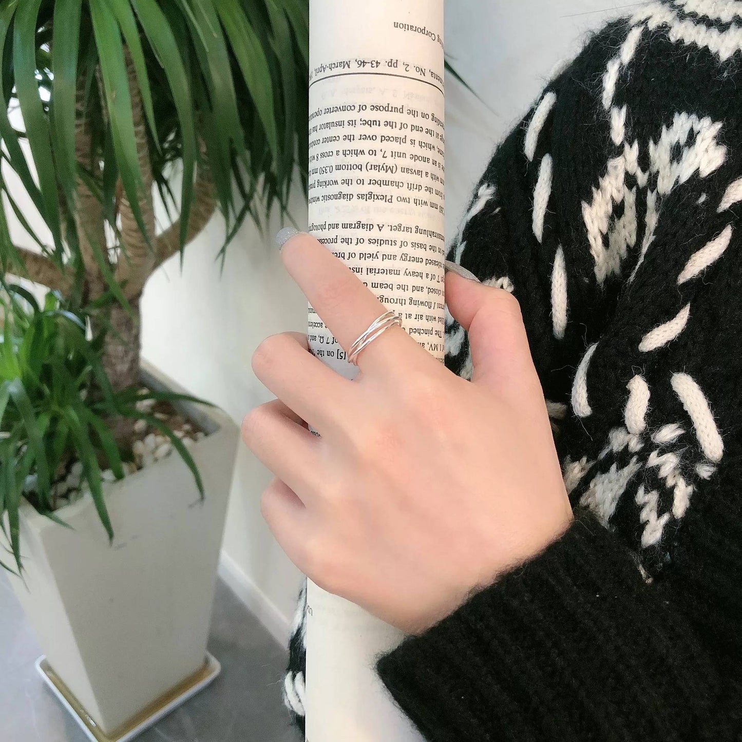 Mint & Lily Dainty Interlocking Fidget Ring