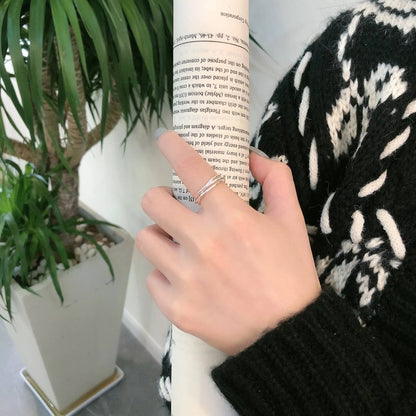 Mint & Lily Dainty Interlocking Fidget Ring